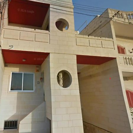 Luqa Premium Rooms Kültér fotó